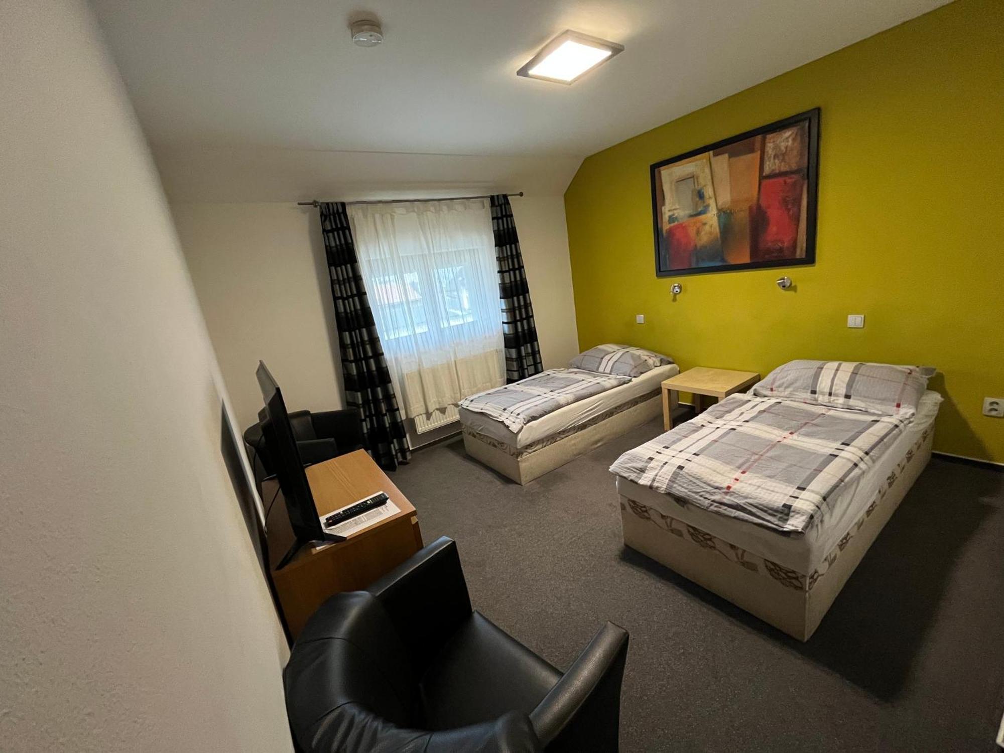 Hotel Algar Opava Buitenkant foto