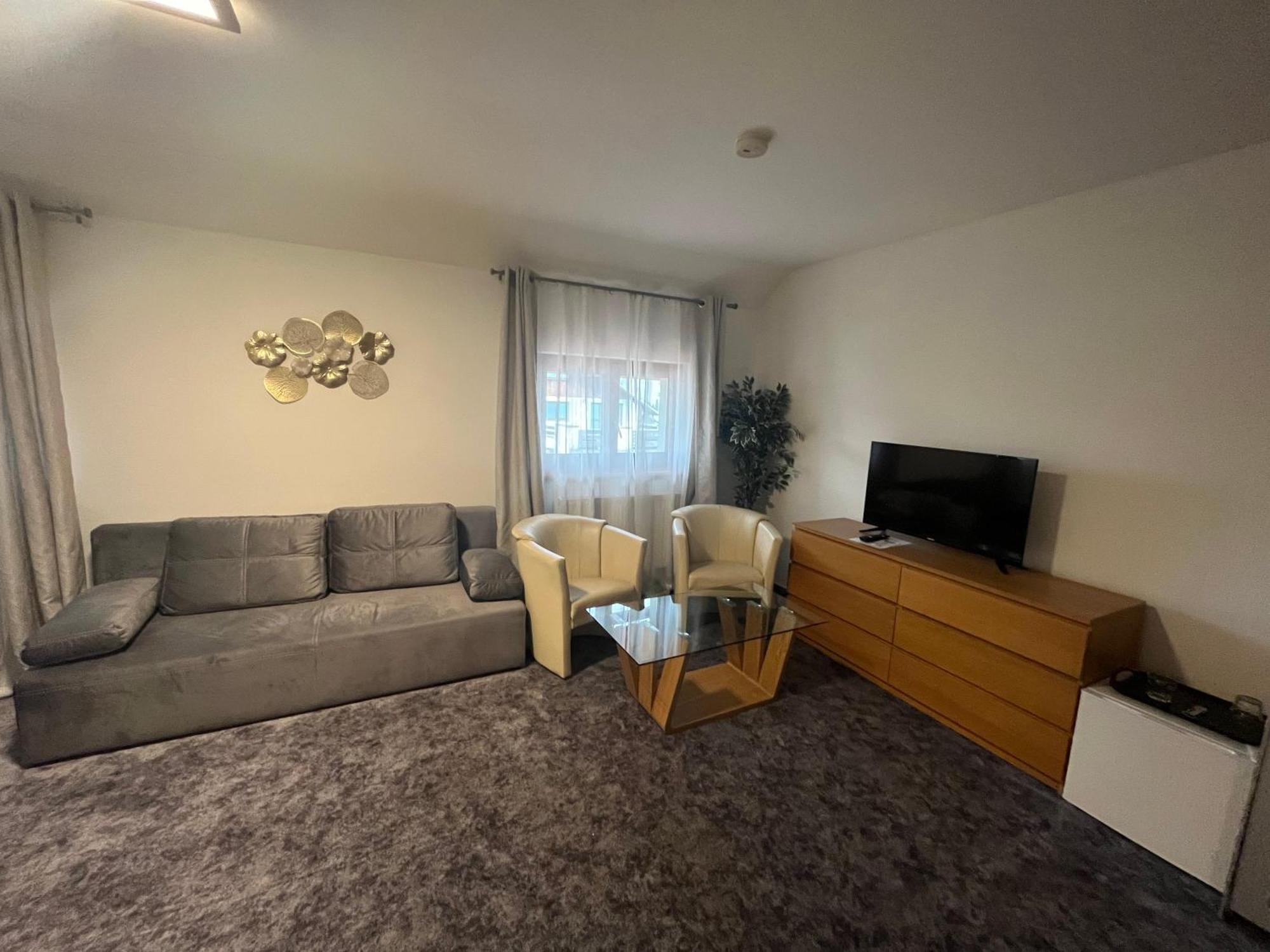 Hotel Algar Opava Buitenkant foto