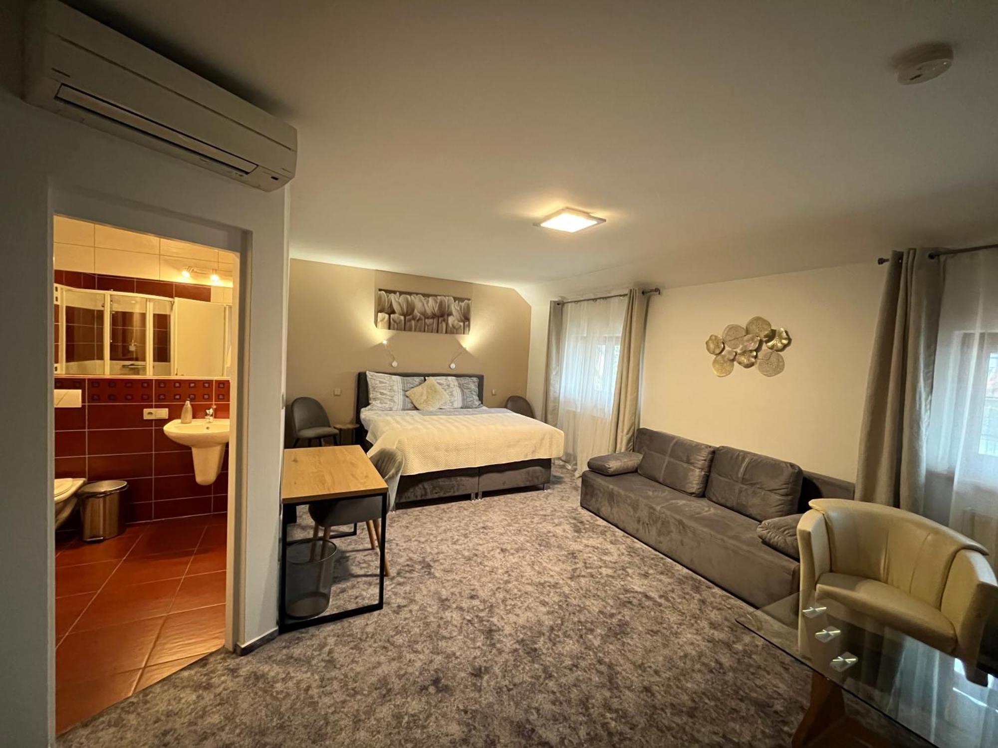 Hotel Algar Opava Buitenkant foto