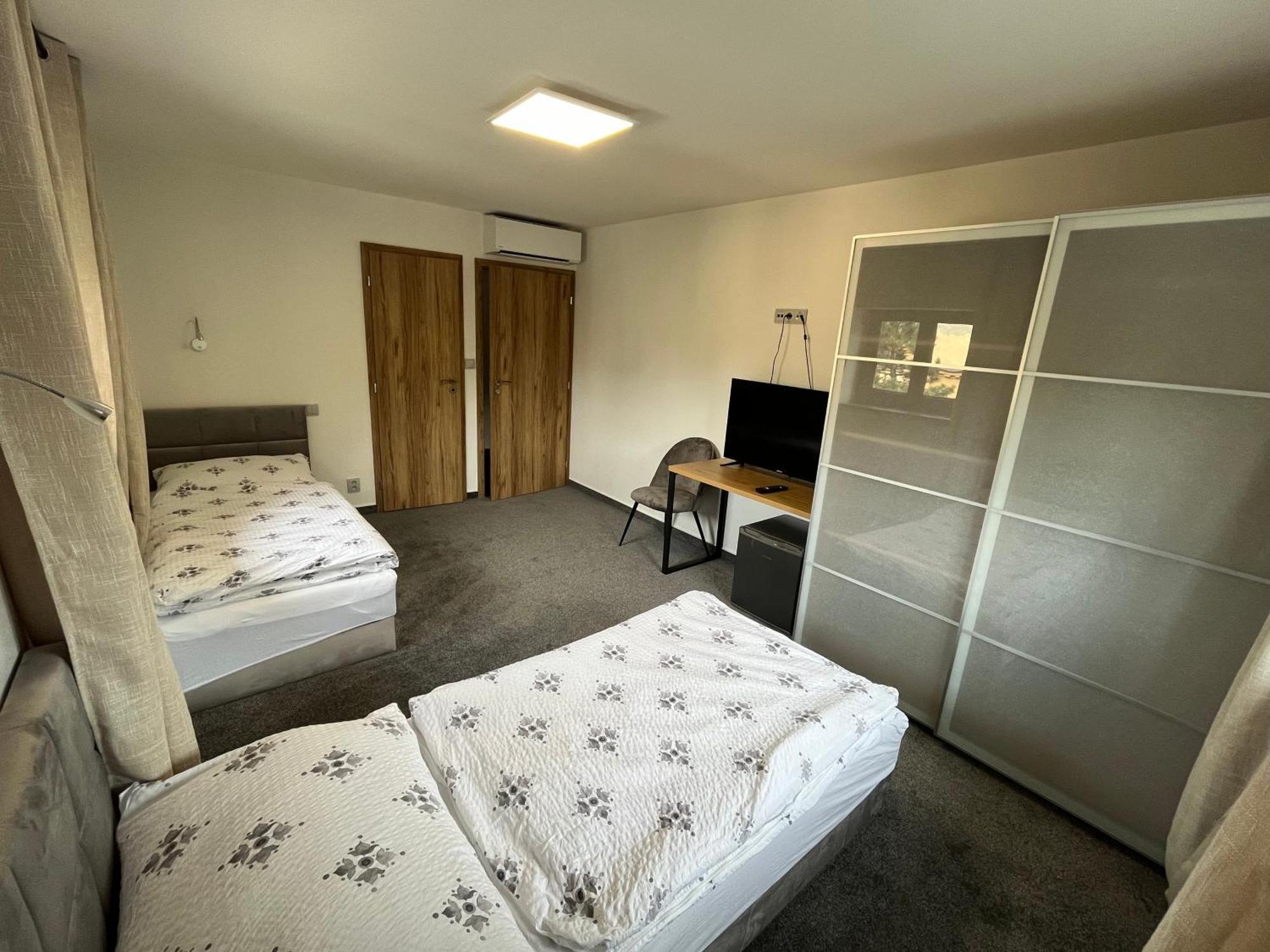 Hotel Algar Opava Buitenkant foto
