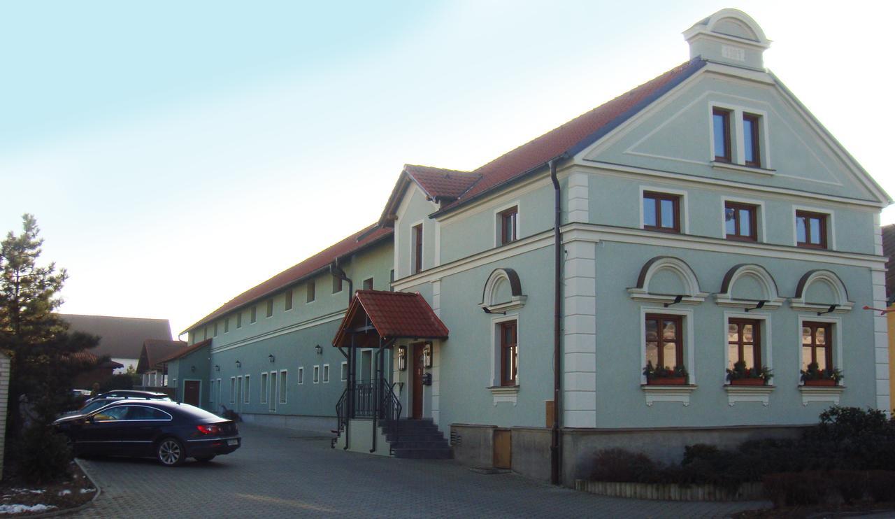 Hotel Algar Opava Buitenkant foto